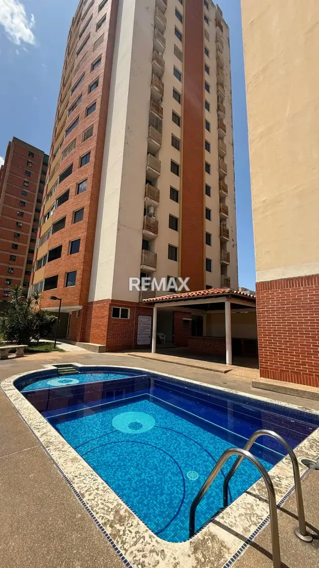 Apartamento en Valle Claro, Mañongo a Remodelar y Personalizar