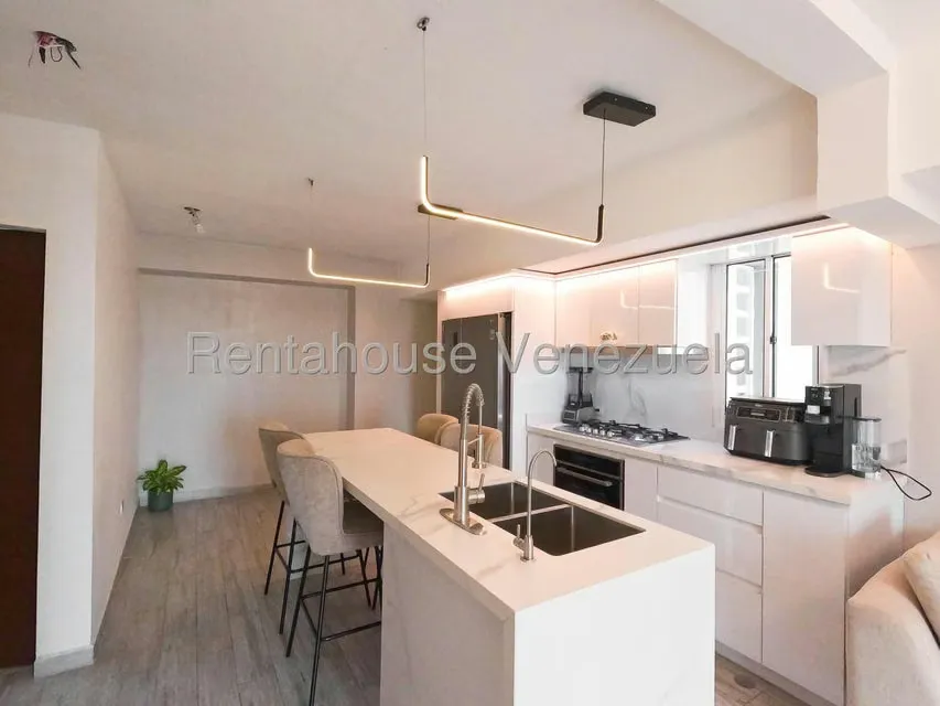 Apartamento (1 Nivel) en Venta en Triangulo del Este, Lara - 3