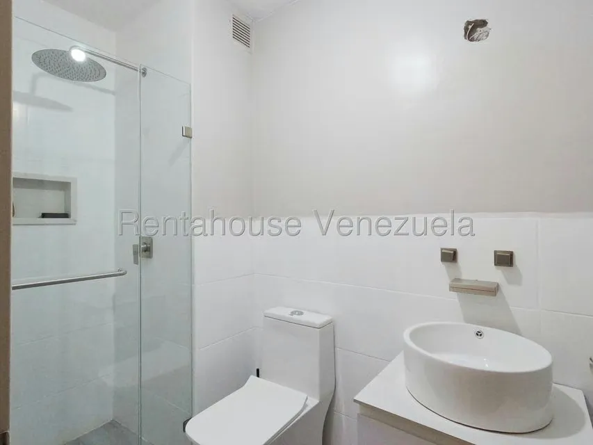 Apartamento (1 Nivel) en Venta en Triangulo del Este, Lara - 9