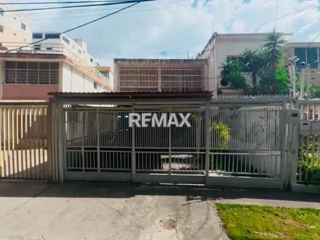 Casa de Dos Niveles en Zona Norte de Maracay ideal para Proyecto Comercial en una de las zonas más Privilegiadas !!