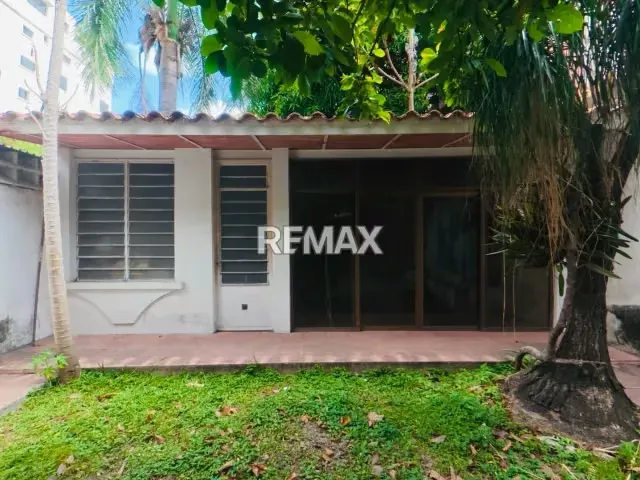 Casa de Dos Niveles en Zona Norte de Maracay ideal para Proyecto Comercial en una de las zonas más Privilegiadas !! - 8