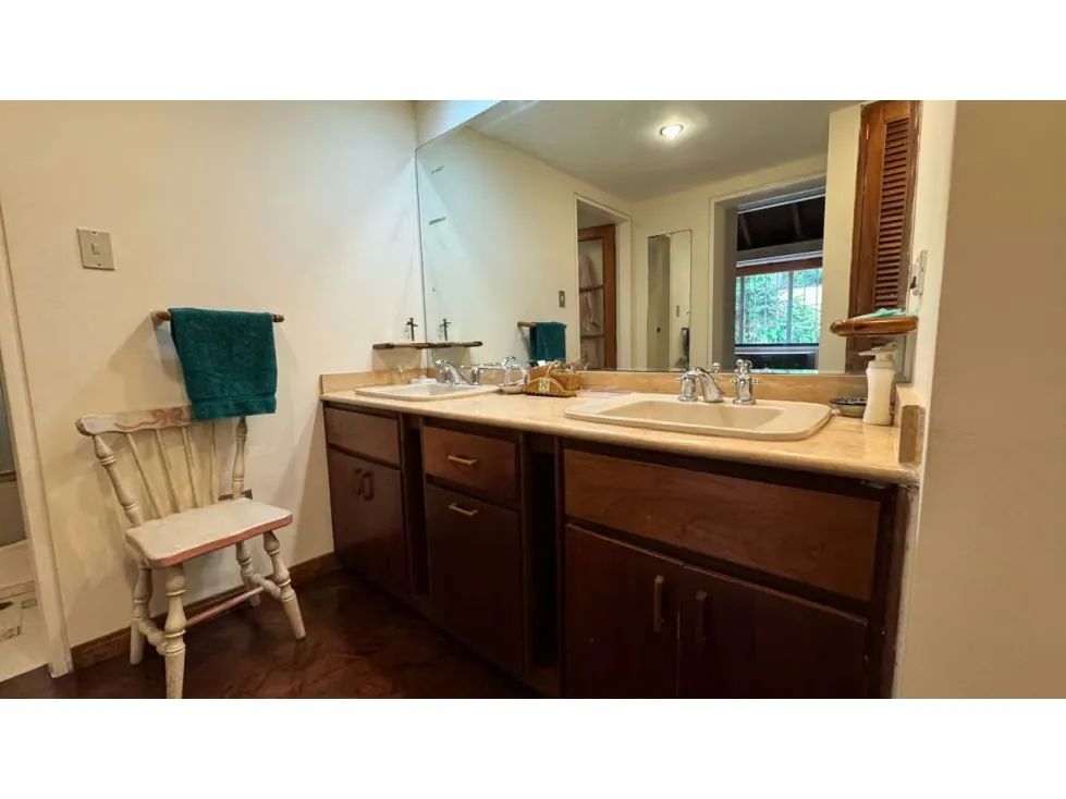 Vendo casa 800m2 La Lagunita 4222 - 22