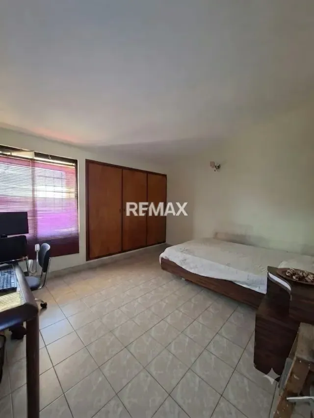 CASA EN VENTA EN LOS PINOS ZONA OESTE - 4