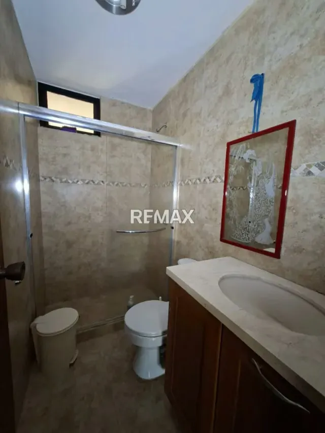 CASA EN VENTA EN LOS PINOS ZONA OESTE - 5