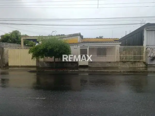 En Venta Casa con amplio Terreno en zona comercial, pleno Corredor Vial, Guanare, entre carreras 12 y 13, Guanare, Portuguesa, Venezuela