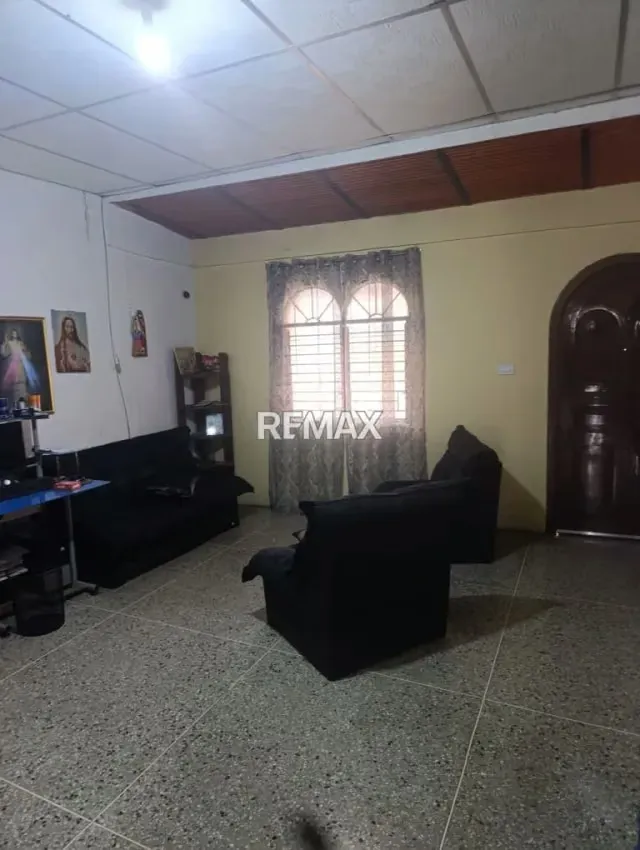 En Venta Casa con amplio Terreno en zona comercial, pleno Corredor Vial, Guanare, entre carreras 12 y 13, Guanare, Portuguesa, Venezuela - 3