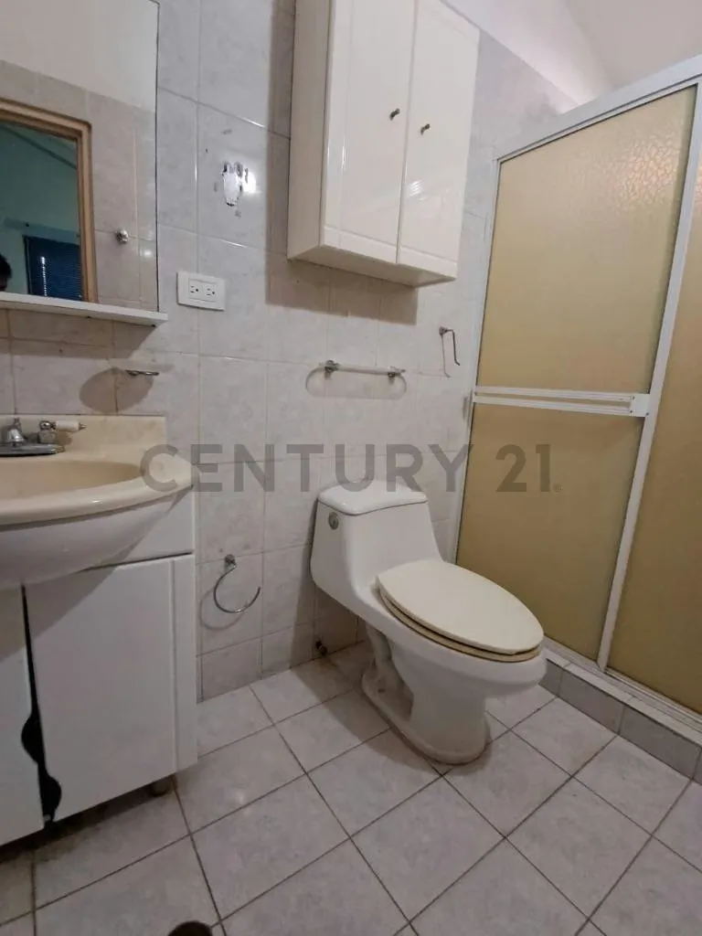 Alquiler de amplia Casa en Urb, Cantarrana-Anaco - 6