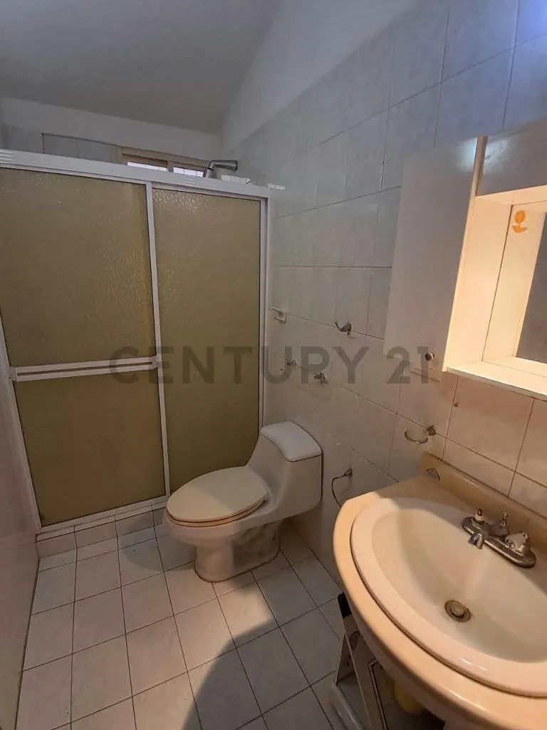 Alquiler de amplia Casa en Urb, Cantarrana-Anaco - 9