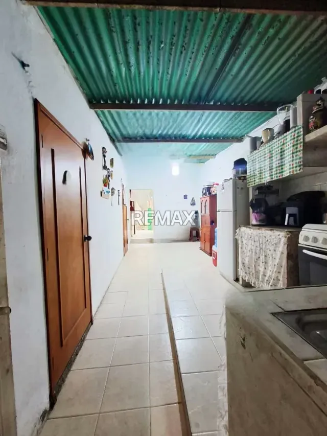 EN VENTA CASA Ubicada en el Barrio Libertador, Av pasaje Urdaneta. - 2