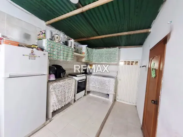 EN VENTA CASA Ubicada en el Barrio Libertador, Av pasaje Urdaneta. - 3