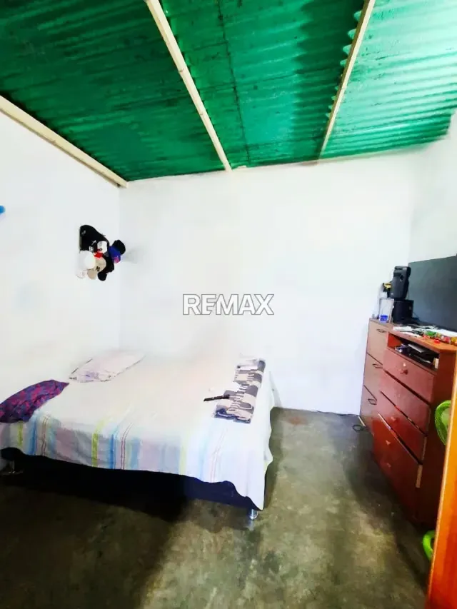 EN VENTA CASA Ubicada en el Barrio Libertador, Av pasaje Urdaneta. - 6