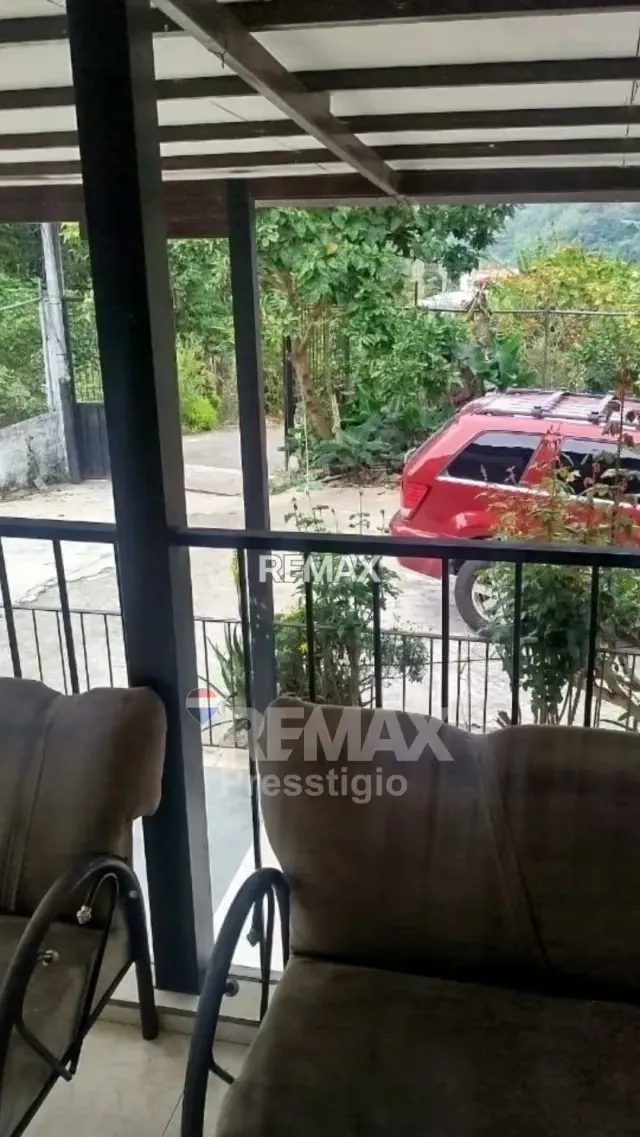 Casa con Glapon en Venta - 3