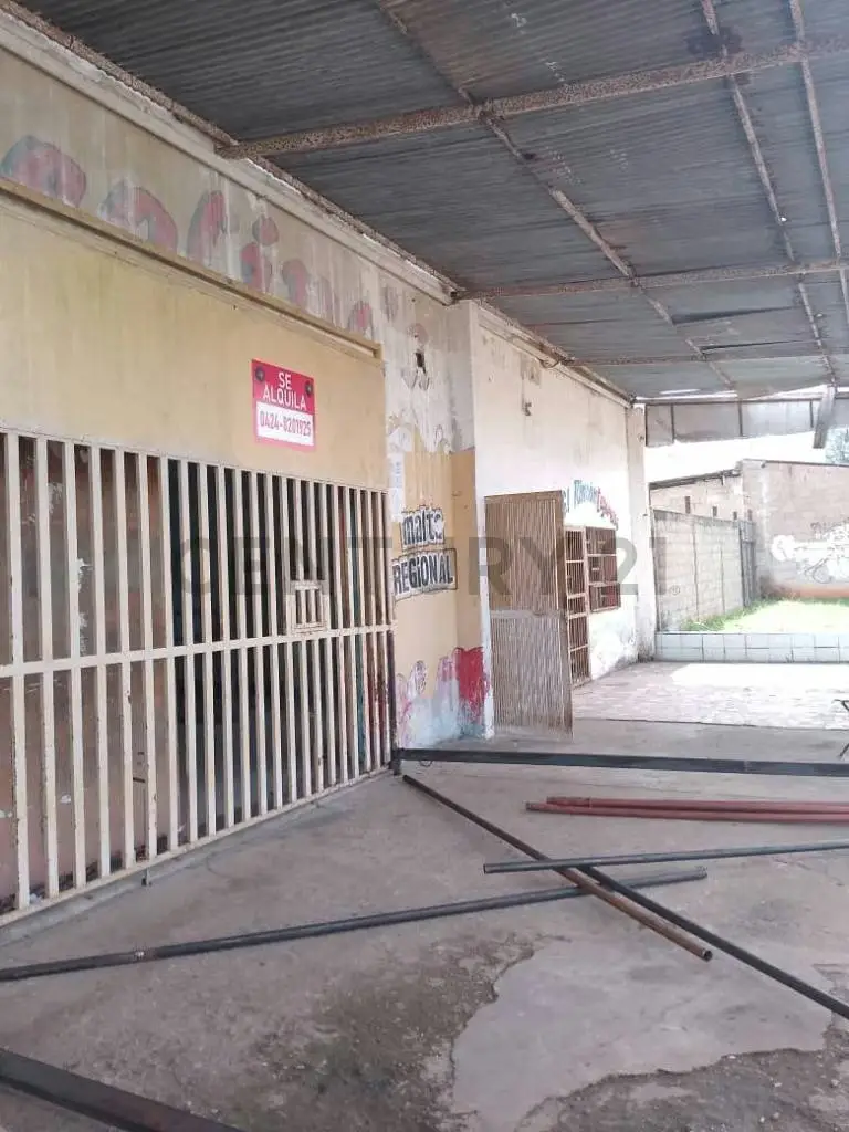 Local comercial en alquiler en avenida principal de Punta de Mata