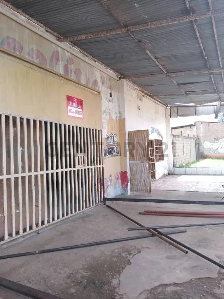 Local comercial en alquiler en avenida principal de Punta de Mata
