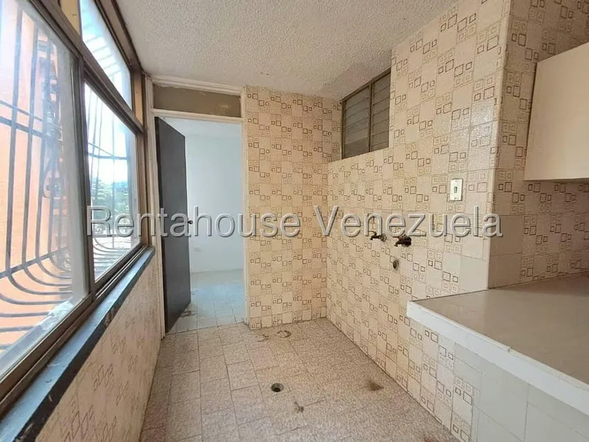 Apartamento (1 Nivel) en Alquiler en Sabana Larga, Carabobo - 16