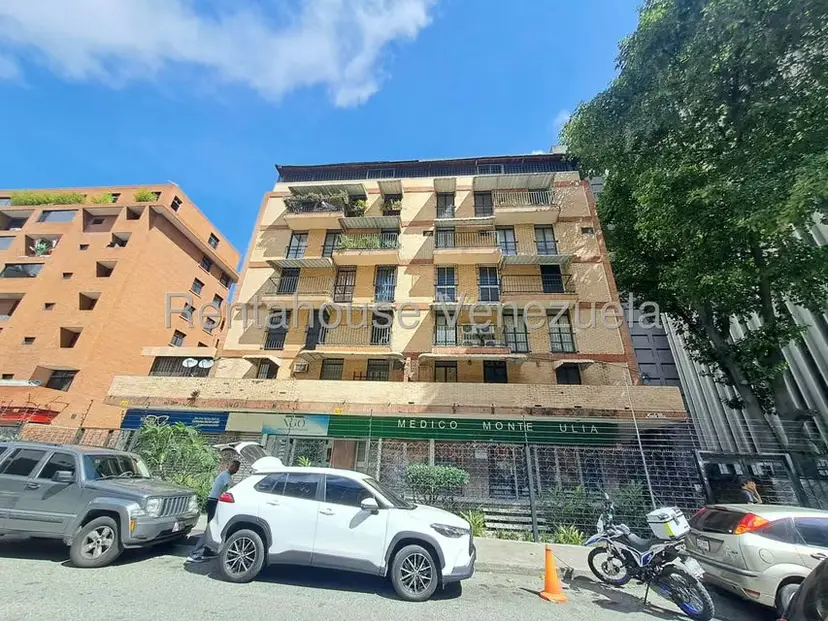 Comercial (Oficina) en Alquiler en Los Palos Grandes, Distrito Metropolitano