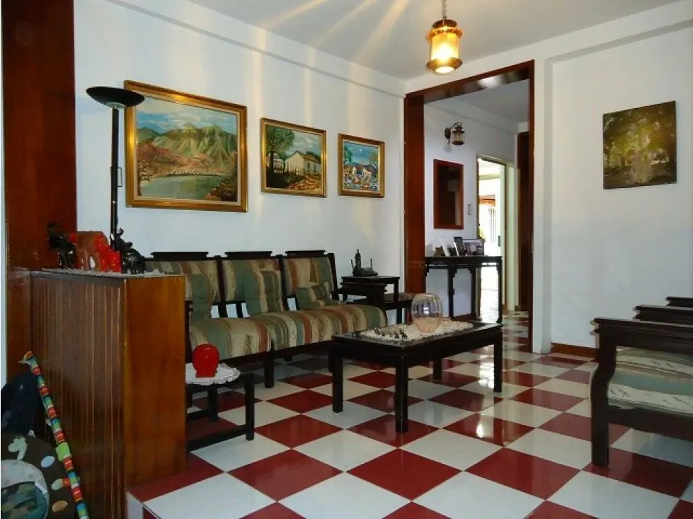Vendo casa 350m2 Los Samanes 6870 - 8