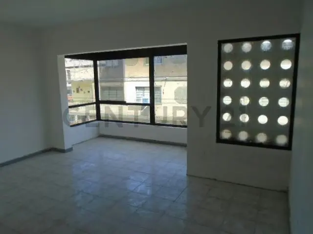 Excelente Edificio Comercial y de Oficinas - 9