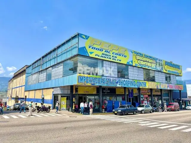 Local Comercial Quinta Avenida Centro San Cristóbal Planta Alta