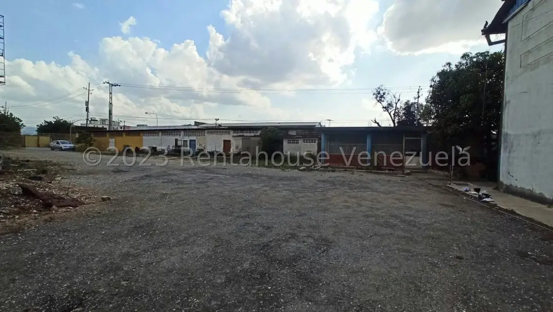 Local Comercial en Venta en Zona Industrial 1, Lara - 24