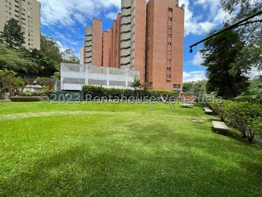 Apartamento (Penthouse) en Venta en Los Naranjos del Cafetal, Distrito Metropolitano - 2