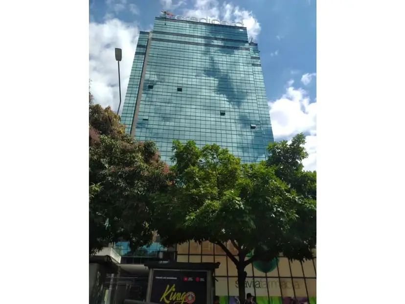 Alquilo oficina 145m2 El Bosque 7210
