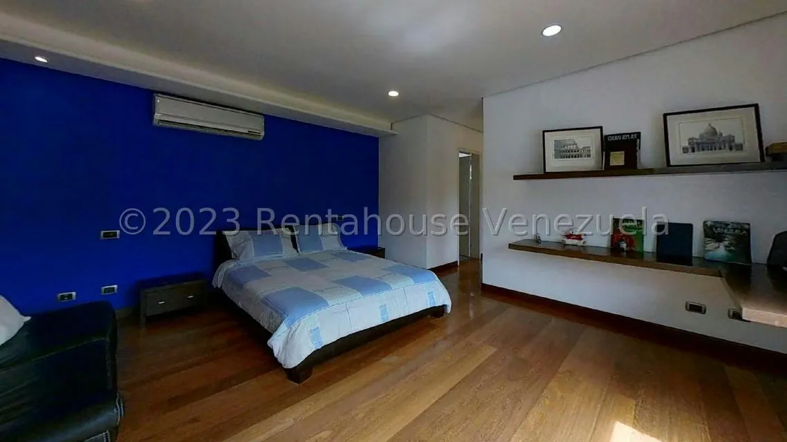 Casa (Duplex) en Venta en Valle Arriba, Distrito Metropolitano - 23