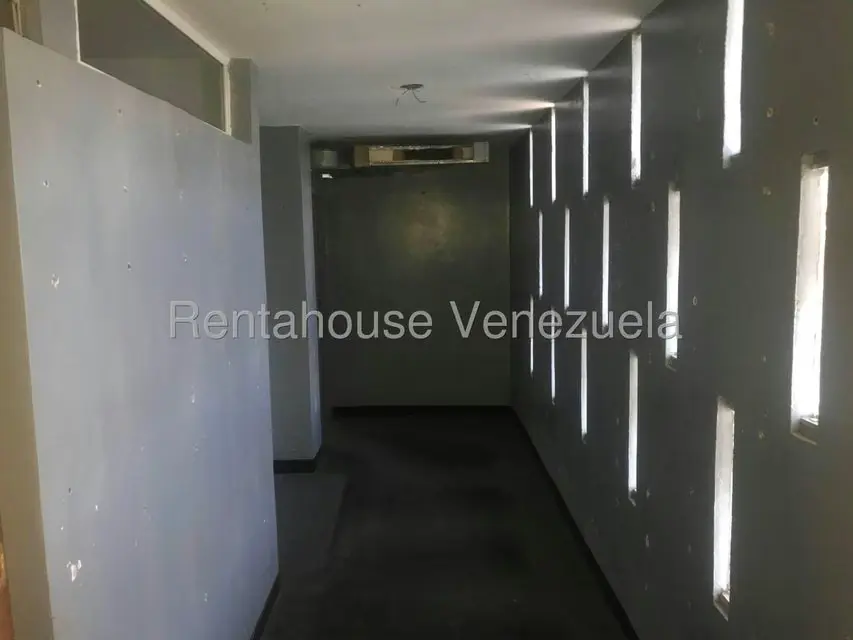 Oficina en Alquiler en Avenida Bella Vista, Zulia - 2