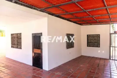 CASA EN EL SECTOR SANTA RITA - 2
