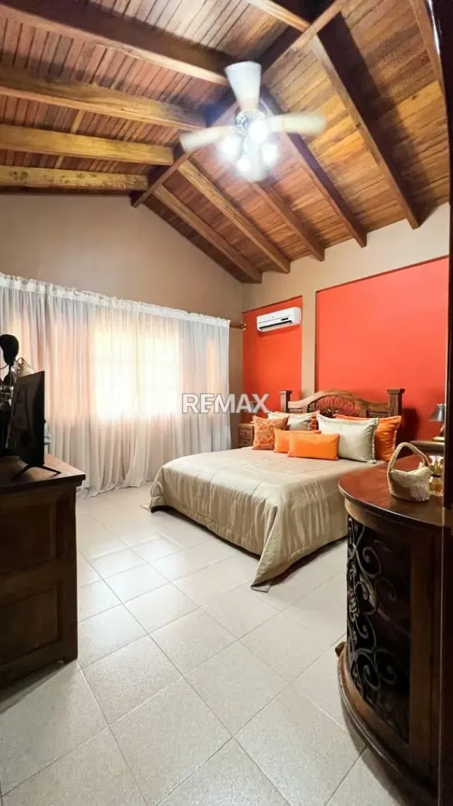 EN VENTA | Hermosa Casa en la urbanización Trébol II Con exclusiva. - 15
