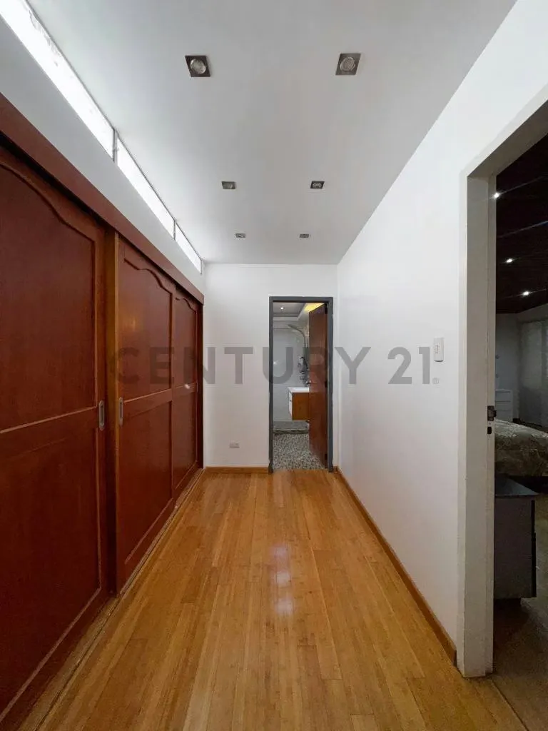 Venta de casa remodelada en Prados del Este - 15