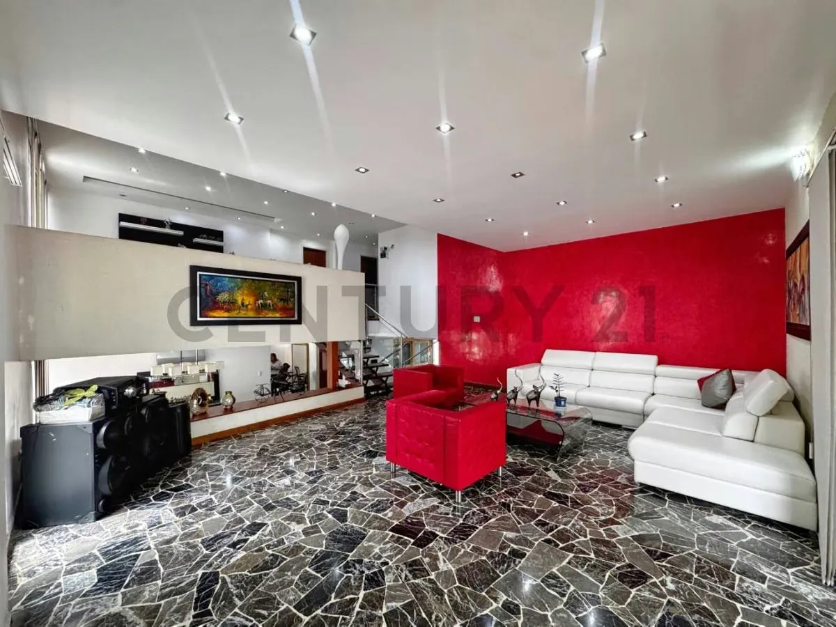 Venta de casa remodelada en Prados del Este - 5