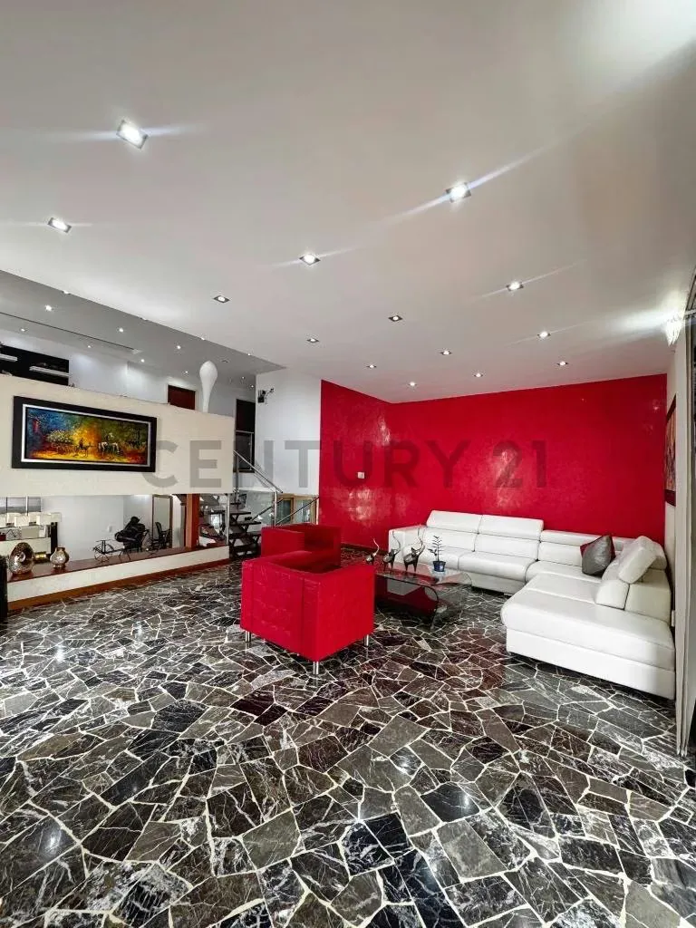 Venta de casa remodelada en Prados del Este - 6