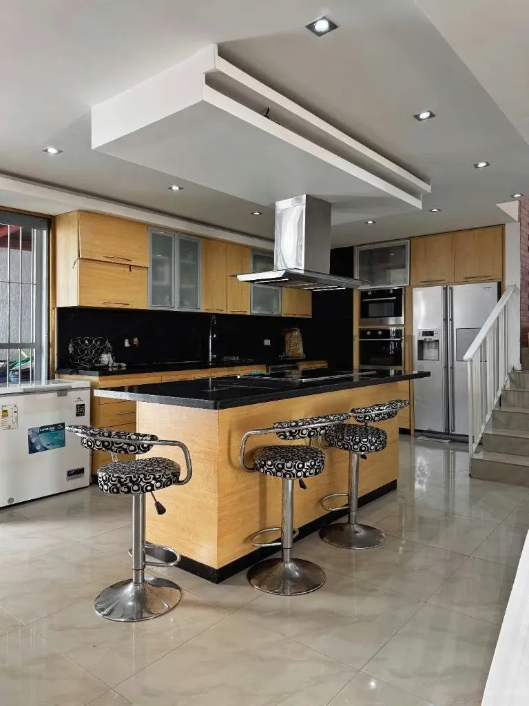 Venta de casa remodelada en Prados del Este - 7