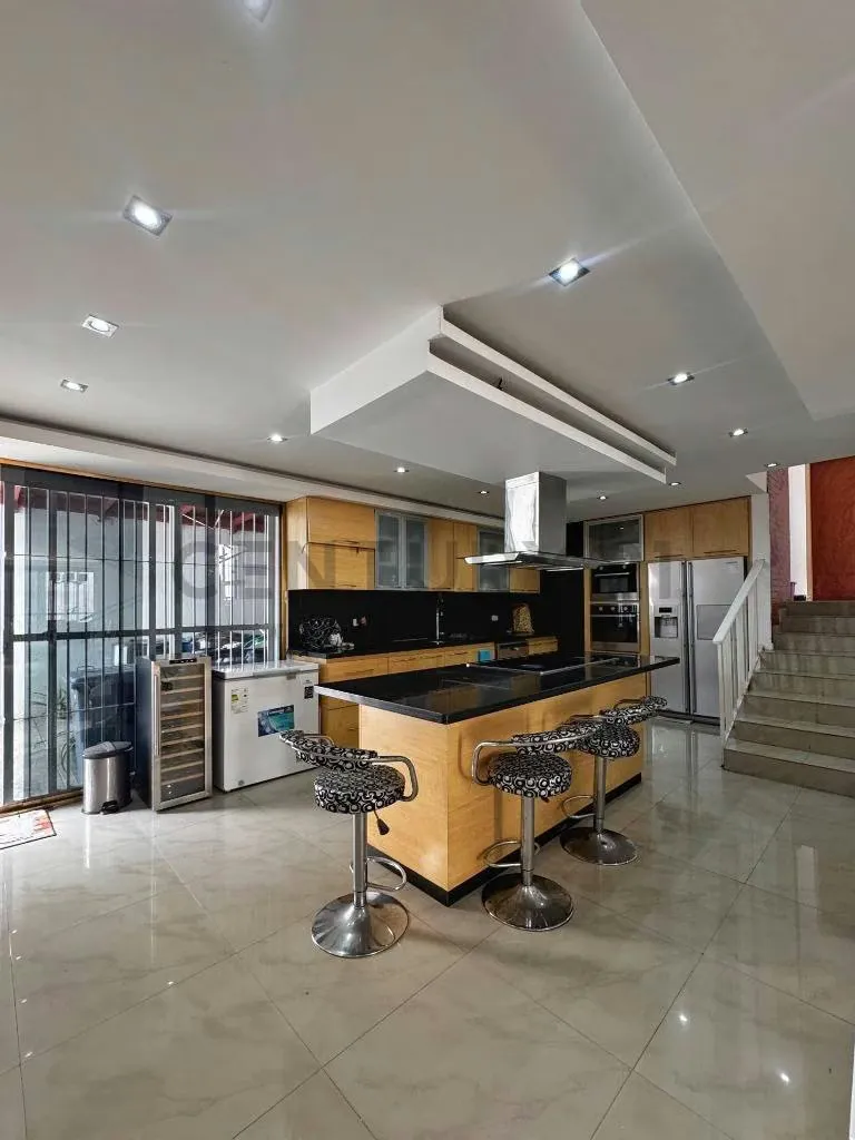 Venta de casa remodelada en Prados del Este - 8