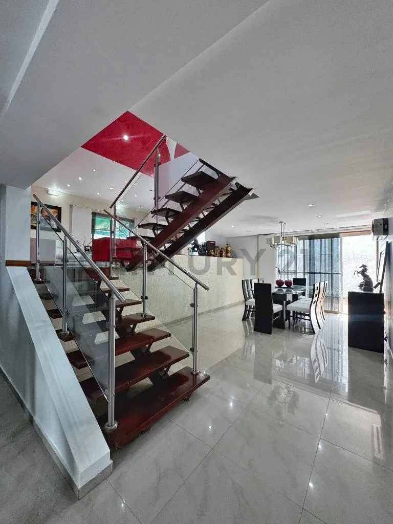 Venta de casa remodelada en Prados del Este - 10