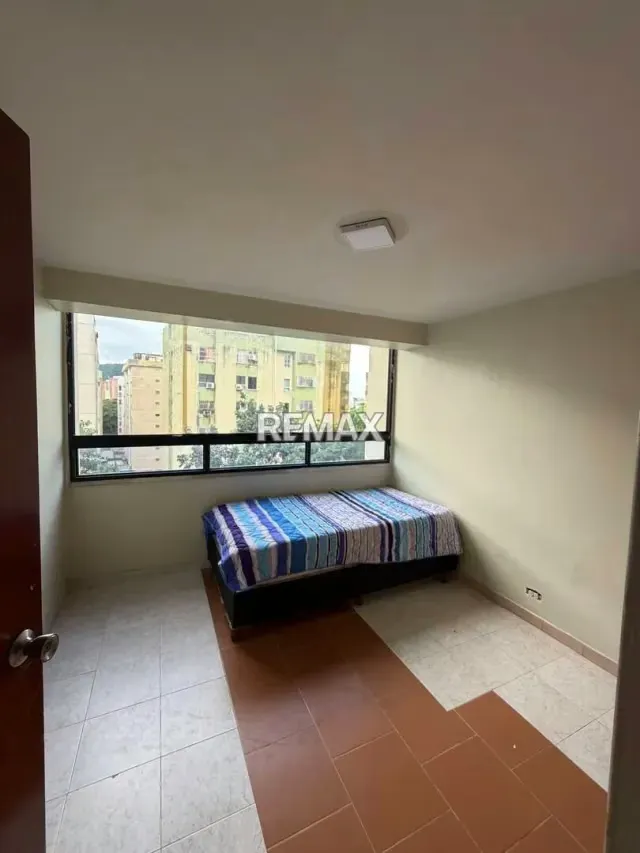 VENTA DE AMPLIO APARTAMENTO EN RESD MONTALBÁN PREBO - 4