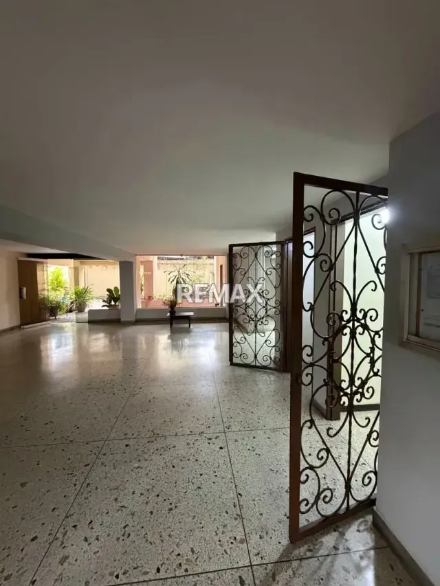 VENTA DE AMPLIO APARTAMENTO EN RESD MONTALBÁN PREBO - 8