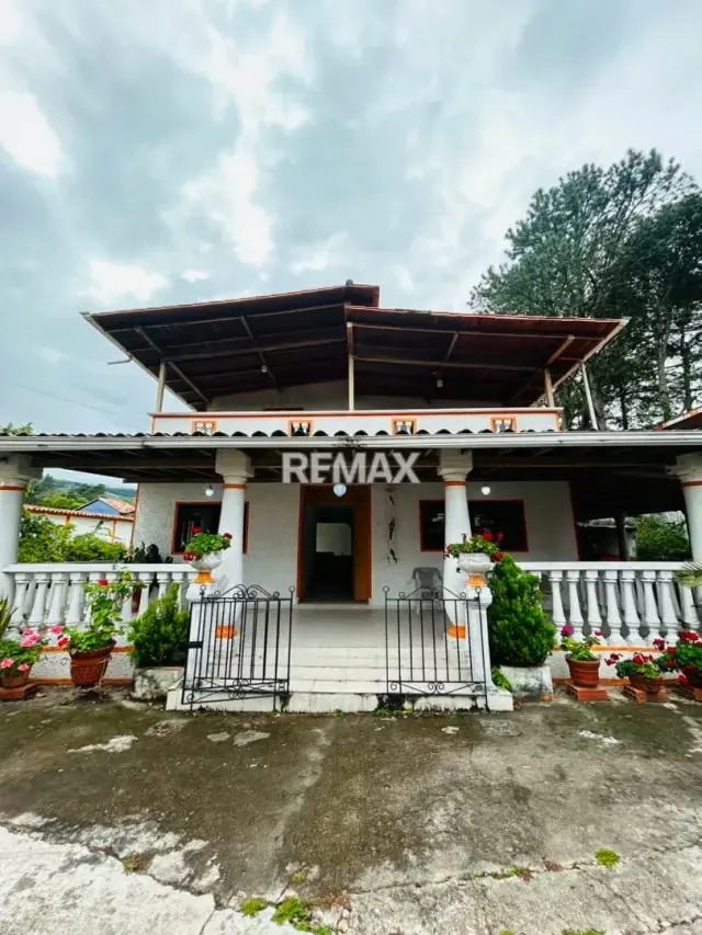 EN VENTA CASA EN EL VALLE
