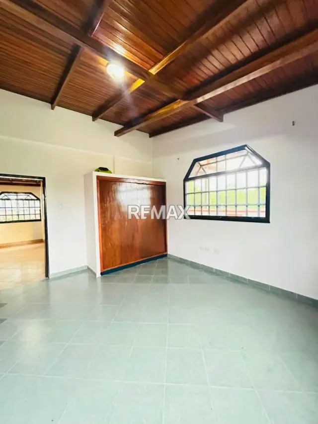 EN VENTA CASA EN EL VALLE - 2