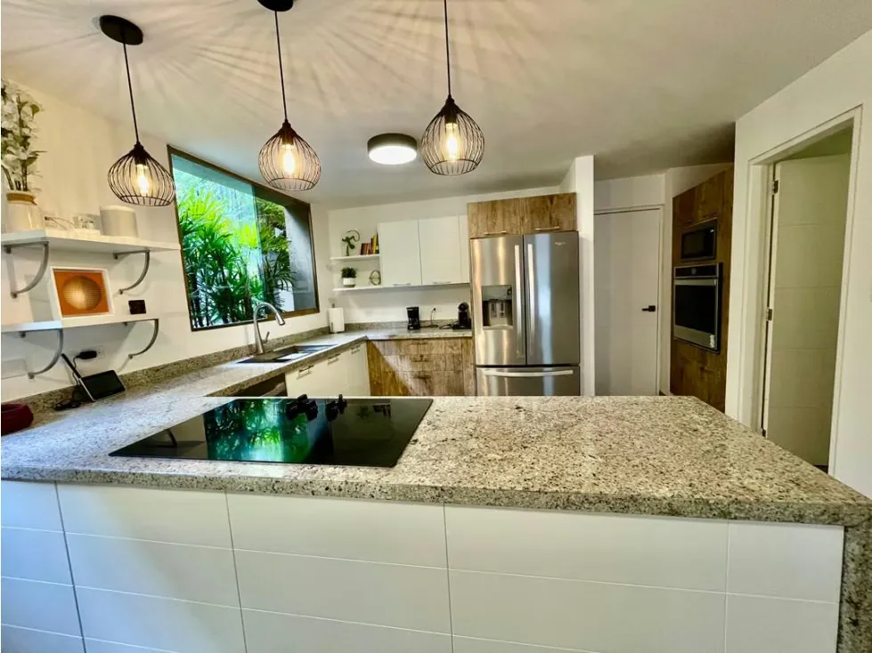 Se vende casa 720m² 4h+2s/4b+s/4p Colinas de Tamanaco - 13