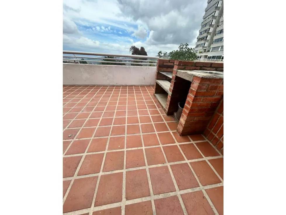 PENT HOUSE DÚPLEX EN VENTA 234 M2-URB. MANZANARES - 36