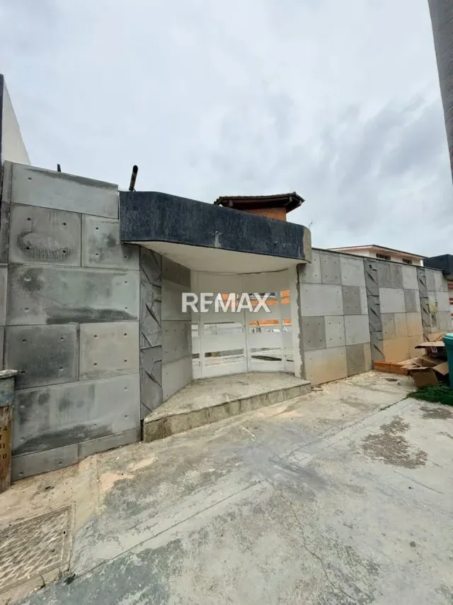 EN VENTA CASA EN LA URB. LA VIÑA EN CONJUNTO CERRADO - 2