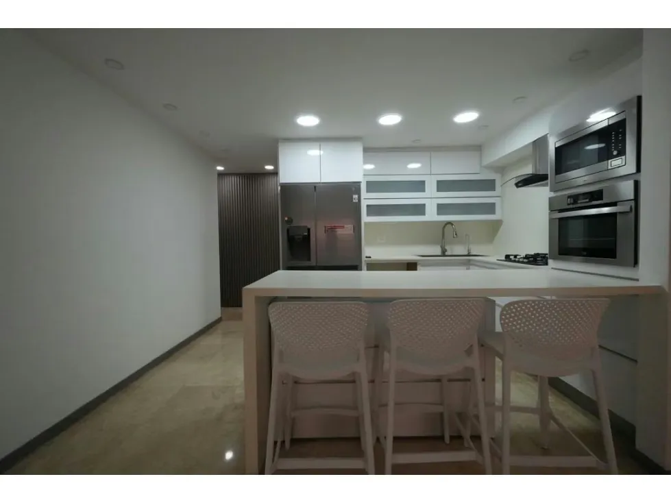 En Alquiler Apartamento de 86 m² Los Naranjos Las Mercedes 2H+ 2B+ 2pe - 8
