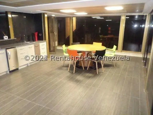 Apartamento (Penthouse) en Venta en Los Naranjos del Cafetal, Distrito Metropolitano - 35