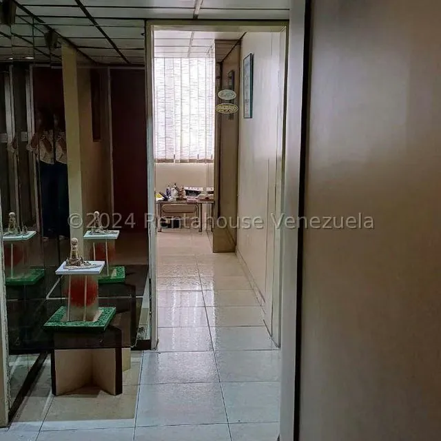 Oficina en Venta en La Campiña, Distrito Metropolitano - 3