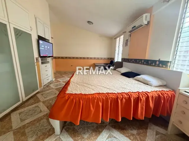 HERMOSA CASA EN VENTA EN LA URB. SAN JACINTO - 9