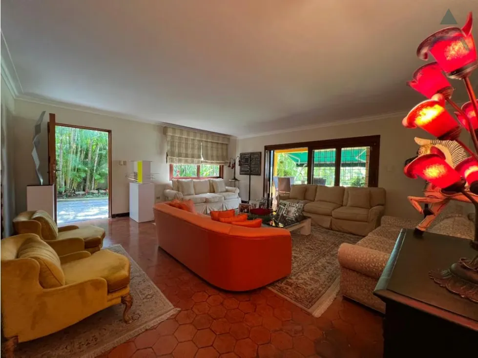 Se vende casa 813m² 3h/4b/4p Lomas del Mirador - 8
