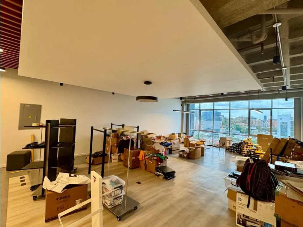 En Venta Oficina Remodelada Torre Madrid Las Mercedes Baruta Caracas - 2