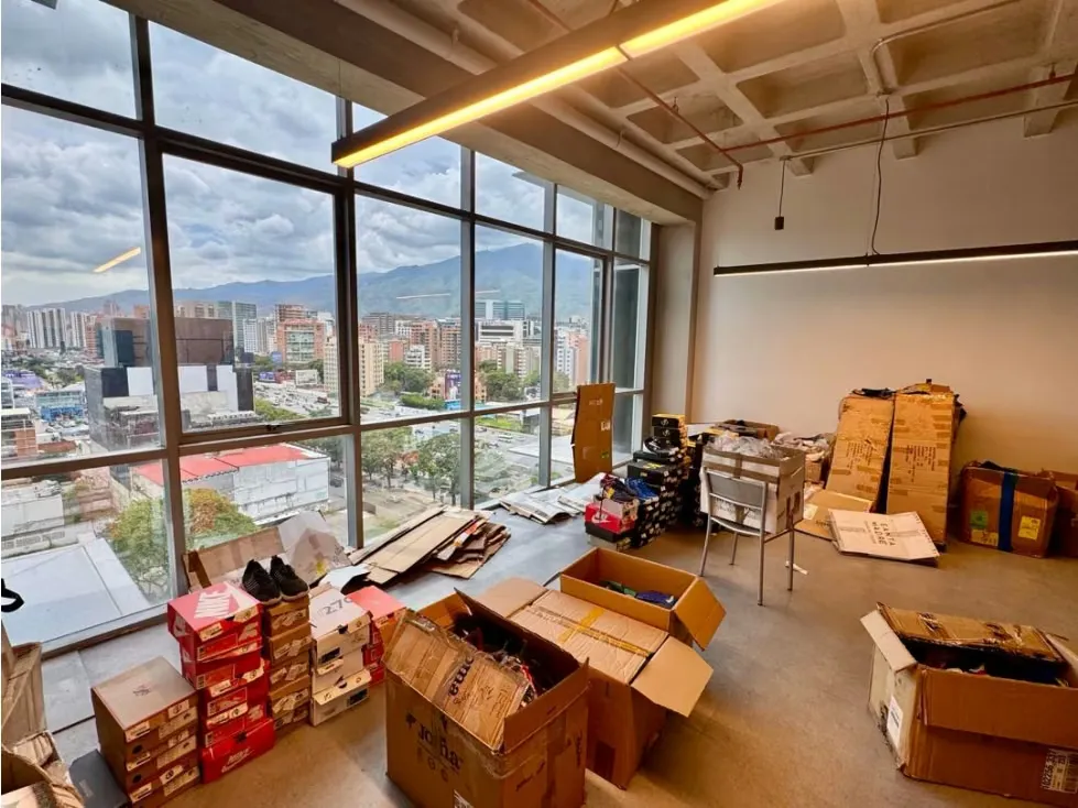 En Venta Oficina Remodelada Torre Madrid Las Mercedes Baruta Caracas - 5